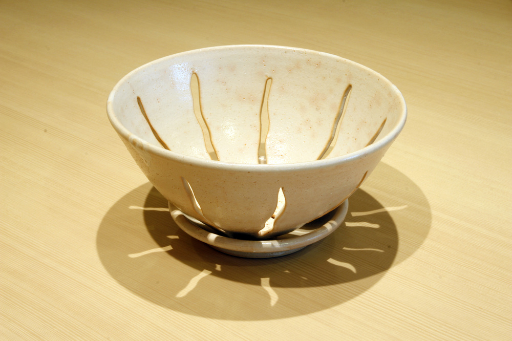 茹でた枝豆や野菜をこの器で水切り、そのまま器にもなるざるボウル YukoBody作